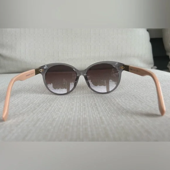 NWOT Fendi Oversized Crystal Grey Sunglasses